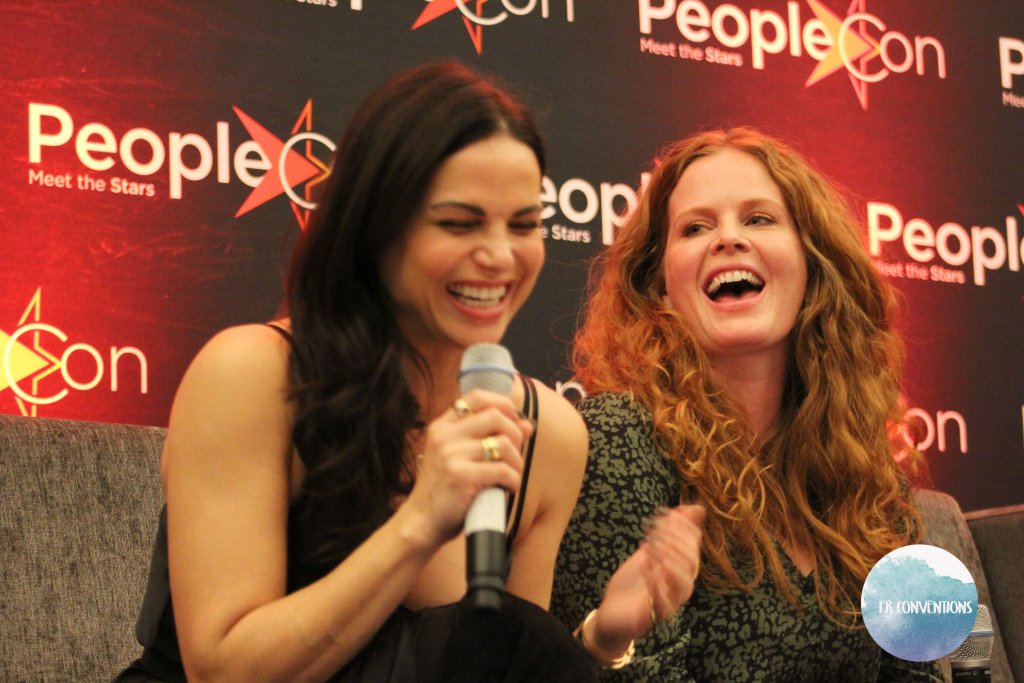 Rebecca Mader et Lana Parrilla lors de la The Happy Ending Con 4