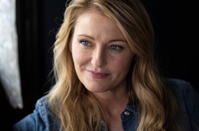 Louise Lombard incarne Trish, la mère de Hardin, dans la saga After
