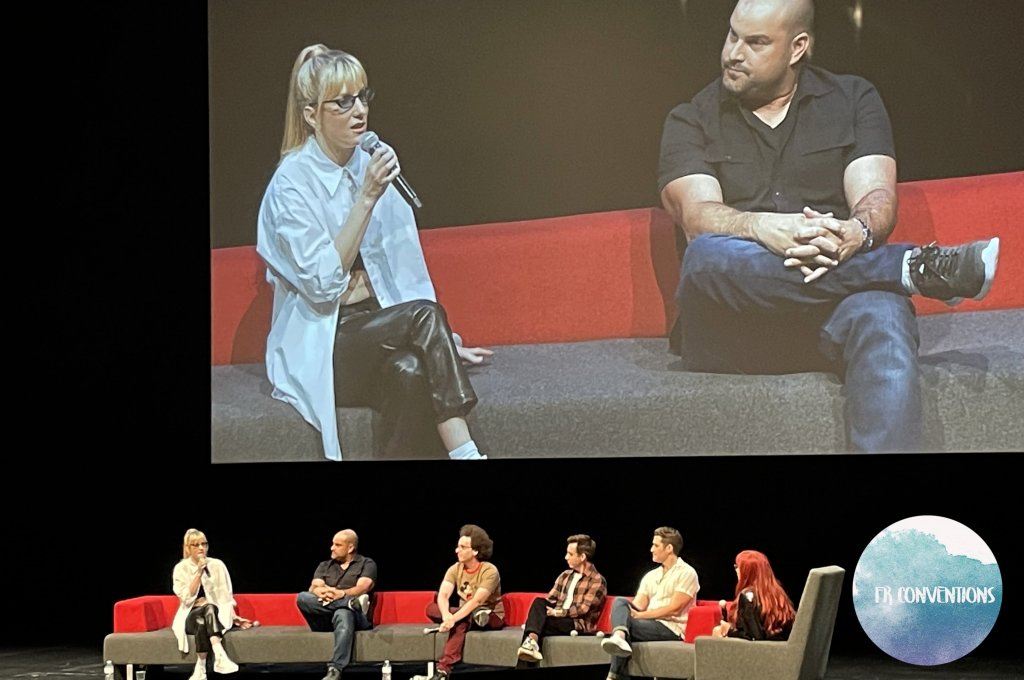 Le cast de Glee sur scène à la Comic Con de Liverpool
