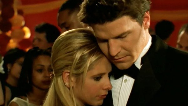 Buffy : quand les acteurs parlent de David Boreanaz et Sarah Michelle Gellar