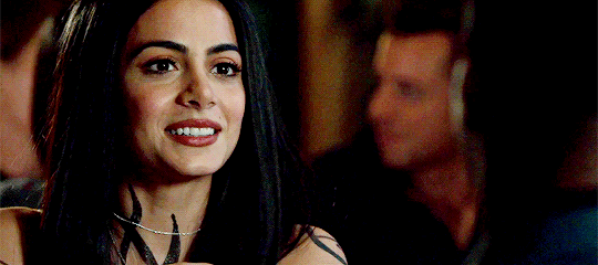 Emeraude Toubia Shadowhunters Paris convention