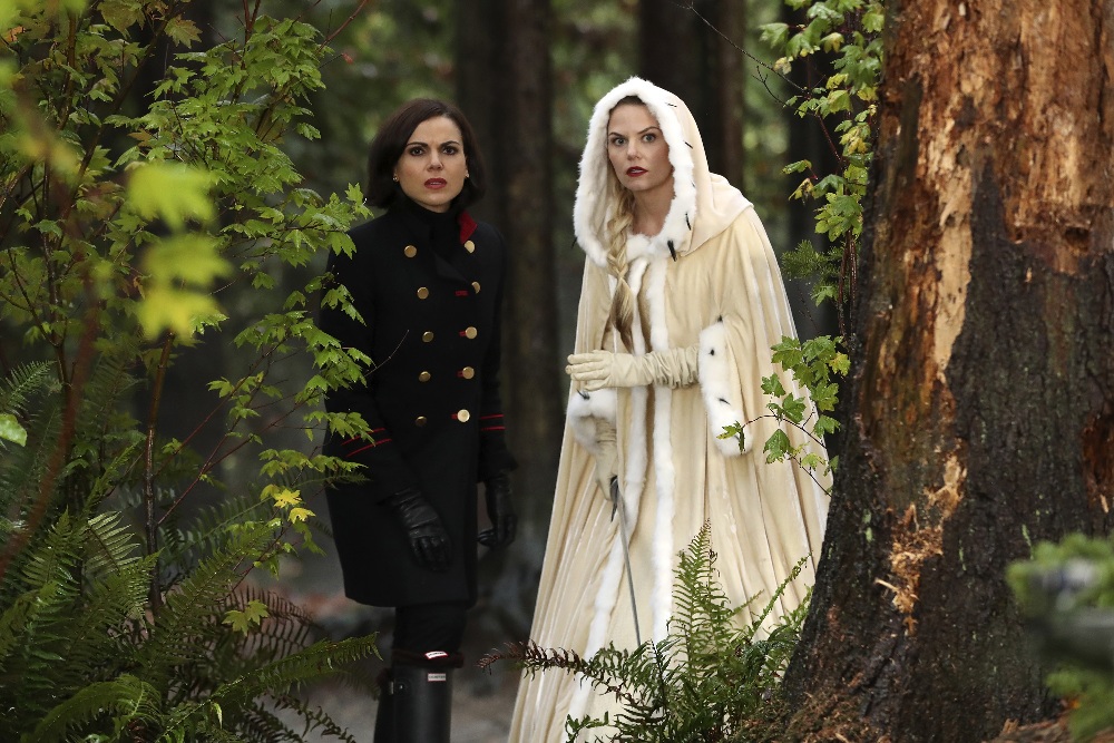 Regina Mills (Lana Parrilla) et Jennifer Morrison (Emma Swan) dans Once Upon A Time