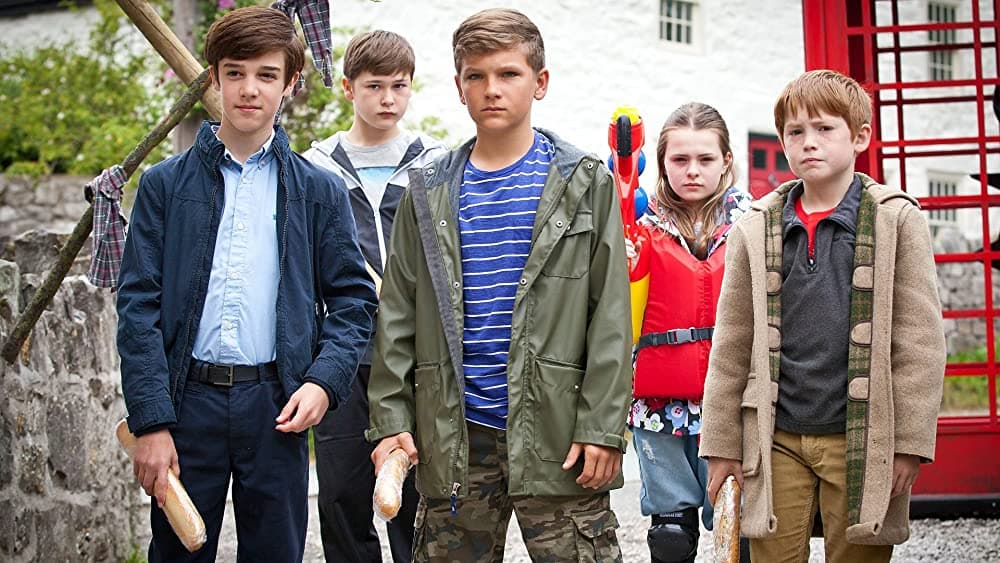 Kit Connor (tout à droite) a joué dans la série Rocket's Island