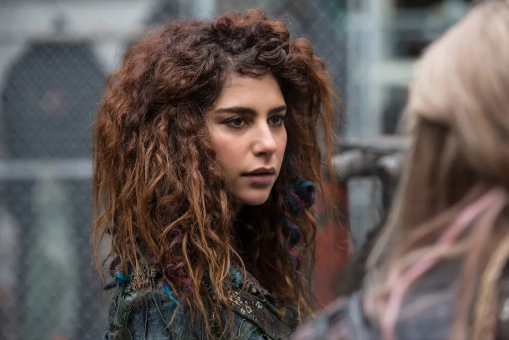 Nadia Hilker, aperçu dans The 100, sera en convention virtuelle le 18 décembre