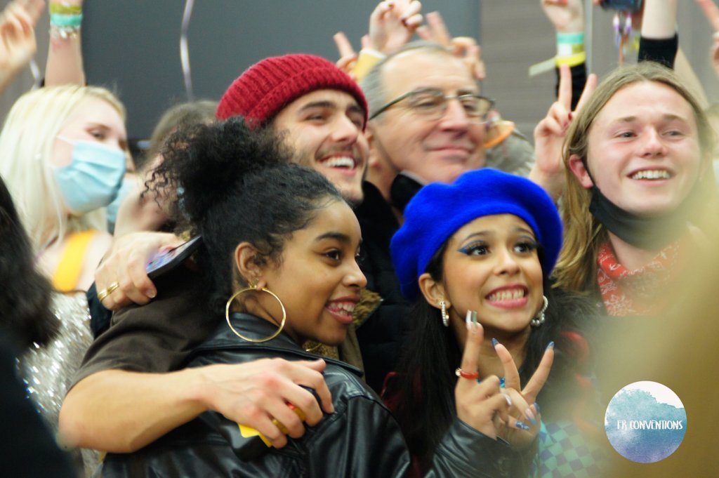 Rencontrez le cast de Julie and the Phantoms à Paris