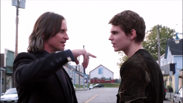 Robert Carlyle (Rumplestilstskin) et Robbie Kay (Peter Pan) sur le tournage de Once Upon A Time