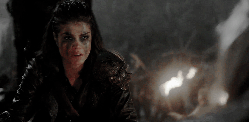 marie avgeropoulos convention